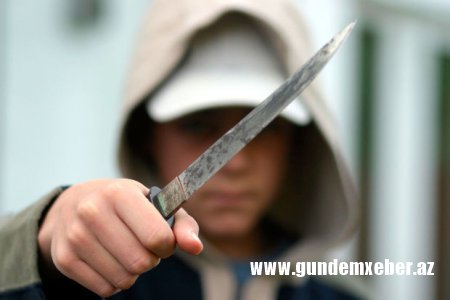 Bakıda 13 yaşlı yeniyetmə 36 yaşlı kişini bıçaqladı