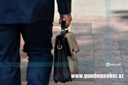 Banka rəhbərlik etmiş ata və oğulla bağlı qərar ləğv olundu