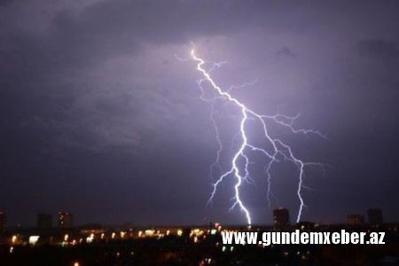 Yaponiyada ildırım vurması nəticəsində yeddi nəfər xəsarət alıb