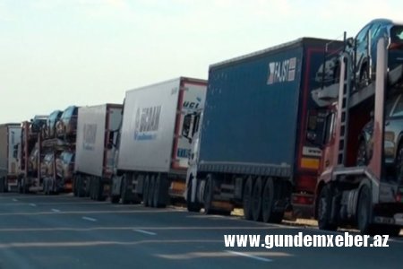 “Qırmızı Körpü” gömrük postunda gözləyən avtomobillərin sayı açıqlanıb