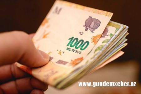 Argentinada prezident və hökumət üzvlərinin maaşlarını artıran nazir müavini işdən qovuldu