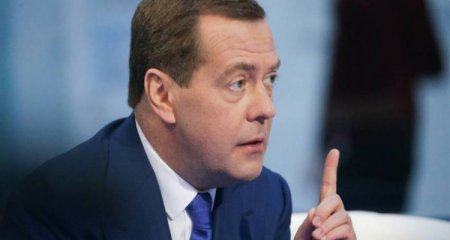 Medvedev: "Ukrayna artıq terrorçu dövlətə çevrilib"