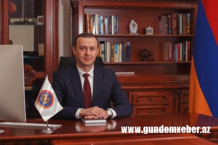 Ermənistan Təhlükəsizlik Şurasının katibi Rusiyaya getməkdən imtina etdi