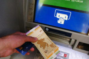 Ünvanlı sosial yardım - Ayının min oyunu bir armudun başındadır