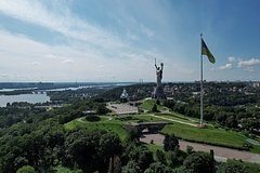 Kiyevdə Qaqarinin və Qorkinin abidələri söküləcək