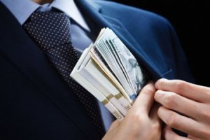 Rüşvət verən azərbaycanlı biznesmenlərə cinayət işi AÇILDI