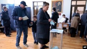 Gürcüstanın separatçı Abxaziya bölgəsində Kremlin dəstəklədiyi namizəd qalib elan edilib