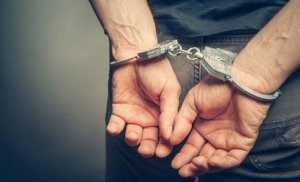 Dələduzluq ittihamı ilə axtarışda idi, ölkəyə gətirildi - RƏSMİ