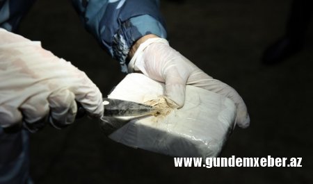 Bakıda İLGİNC OLAY: Həbsxananın yanında narkotik götürəndə əsgərlər görüb