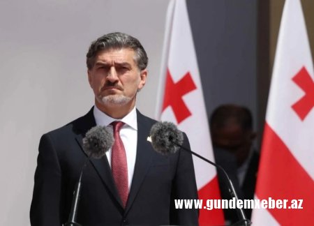 Gürcüstan Prezidenti üç müxalifət partiyasının bağlanmasını dəstəkləyib