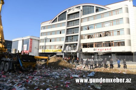 Bakıda biznes mərkəzində partlayış baş verib, xəsarət alanlar var - YENİLƏNİB-2  - FOTO