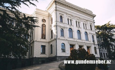 Gürcüstanda ali məktəblərdə təhsil müddəti qısaldılıb