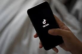 “TikTok” narkotik bazarına ÇEVRİLİR – Valideynlərə XƏBƏRDARLIQ