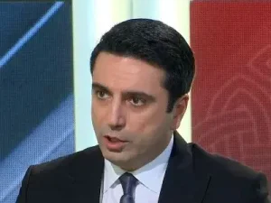“Ermənistan Rusiyanın vassalı olmayacaq” – Simonyan Moskvan çevriliş cəhdində ittiham etdi