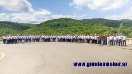 Veysəloğlu Şirkətlər Qrupu “Süni Zəka Dövründə Liderlik” mövzusunda forum keçirib