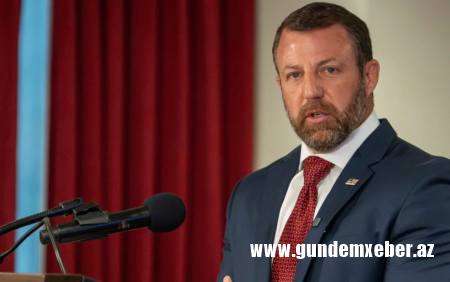 Nazirin olduğu təyyarədə həyəcan - Mühərrik sıradan çıxdı