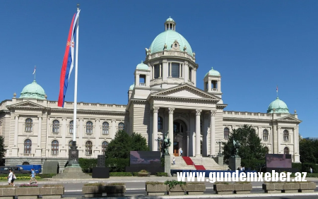 Serbiyada parlament buraxıldı