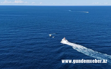Gürcüstandan uçan təyyarə dənizə təcili eniş edib