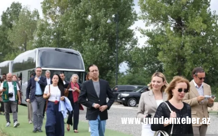Xarici diplomatlar Cıdır düzündə