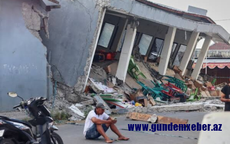 İndoneziyada güclü zəlzələ oldu