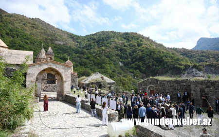 Diplomatlar Kəlbəcərdə Xudavəng monastır kompleksini ziyarət etdilər