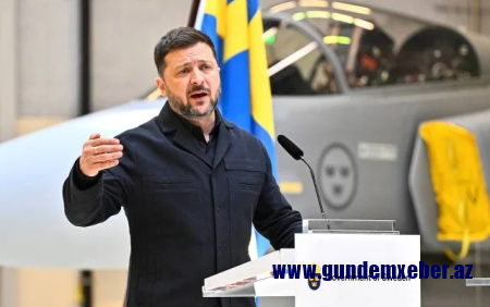 Zelenski təyyarəsinə edilən hücum cəhdlərindən danışdı