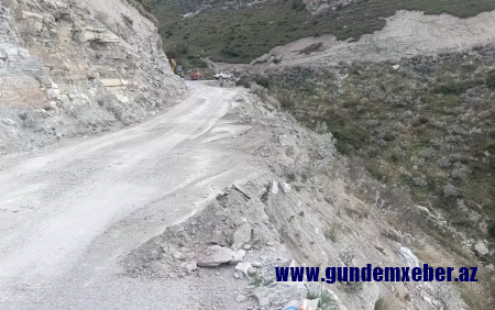Xınalıq yolunda sürüşmə oldu
