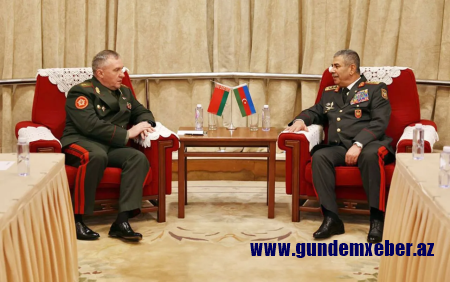 Müdafiə naziri Belarus Respublikasının müdafiə naziri ilə görüşdü