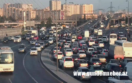 Bu prospektdə avtobus zolağının qüvvədə olma saatı uzadıldı