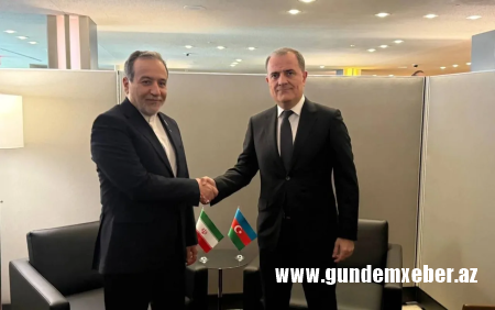 Abbas Əraqçi Ceyhun Bayramovla görüşdü