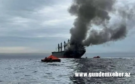 Hörmüzdə gəmi vuruldu - Yaralılar var