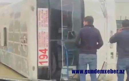 Sədərək Ticarət Mərkəzində avtobus aşdı